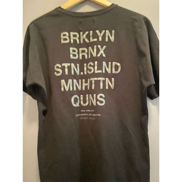 Among Equals Men's Small Black Graphic Tee Urban City - Picture 3 of 5